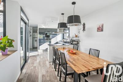 Maison - 282 m² - 5 pièces