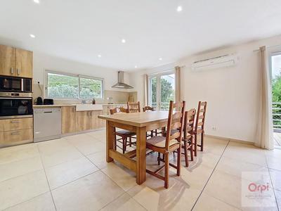 Villa - 139 m² - 4 pièces