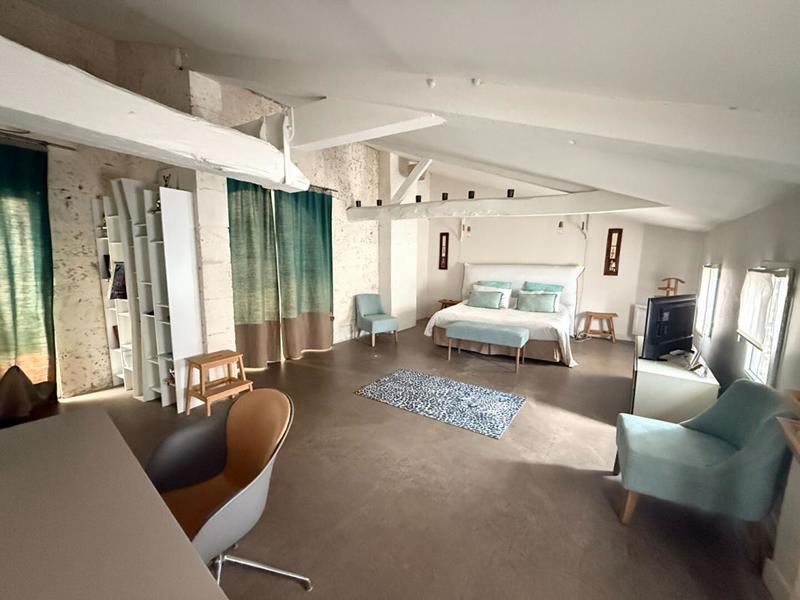 Appartement - 225 m² - 7 pièces