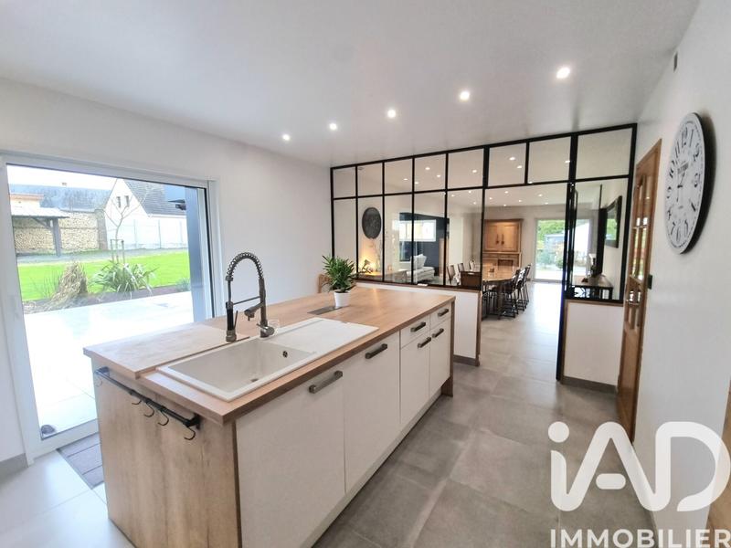 Maison - 185 m² - 9 pièces