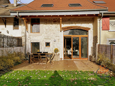 Maison - 203 m² - 7 pièces