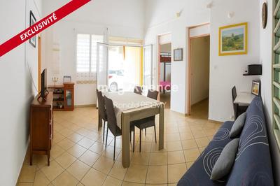 Maison traditionnelle - 80 m² - 3 pièces