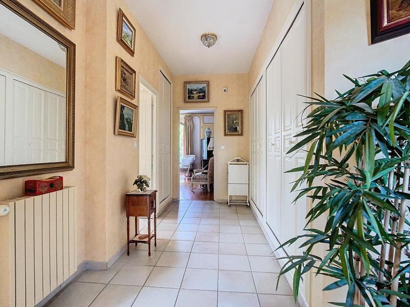 Maison de maîtres - 292 m² - 8 pièces