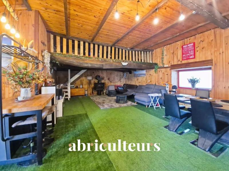 Maison - 230 m² - 6 pièces