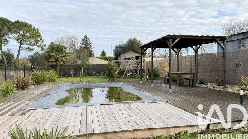 Maison - 223 m² - 9 pièces