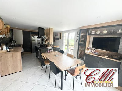 Maison - 385 m² - 11 pièces