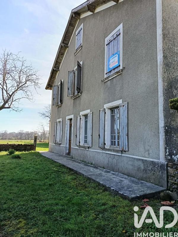 Maison - 256 m² - 5 pièces