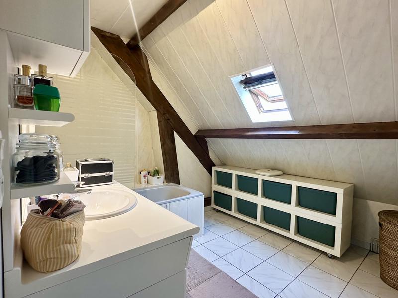 Maison - 96 m² - 4 pièces