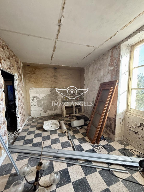 Maison ancienne - 250 m² - 7 pièces