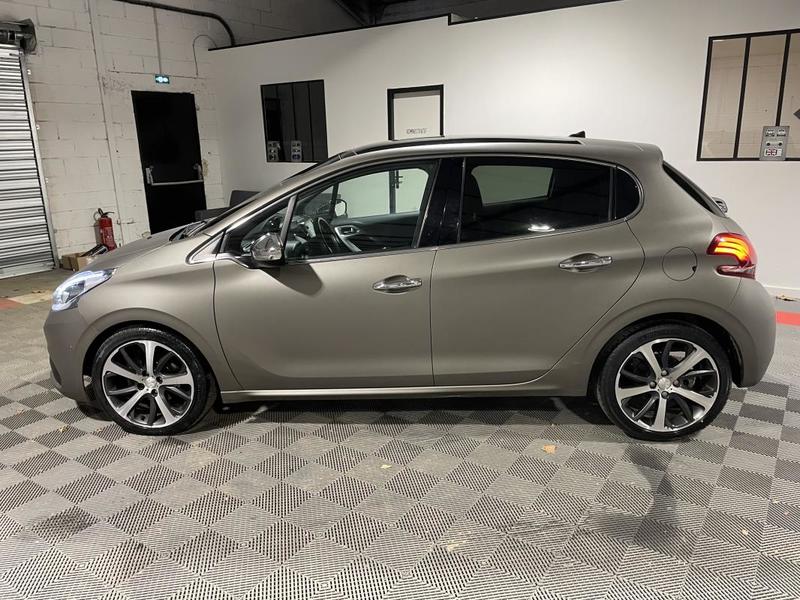 Peugeot 208 110ch Féline -Boite Auto-Toit Pano-Garantie 6 Mois-