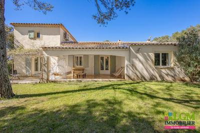 Villa - 250 m² - 9 pièces