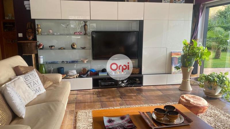 Demeure - 200 m² - 5 pièces