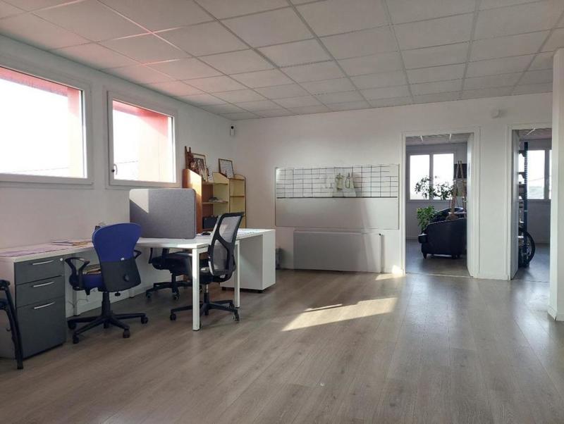 Bureau - 1 366 m² - 9 pièces