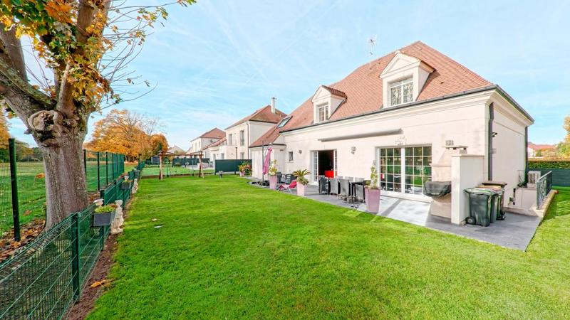 Villa - 340 m² - 7 pièces