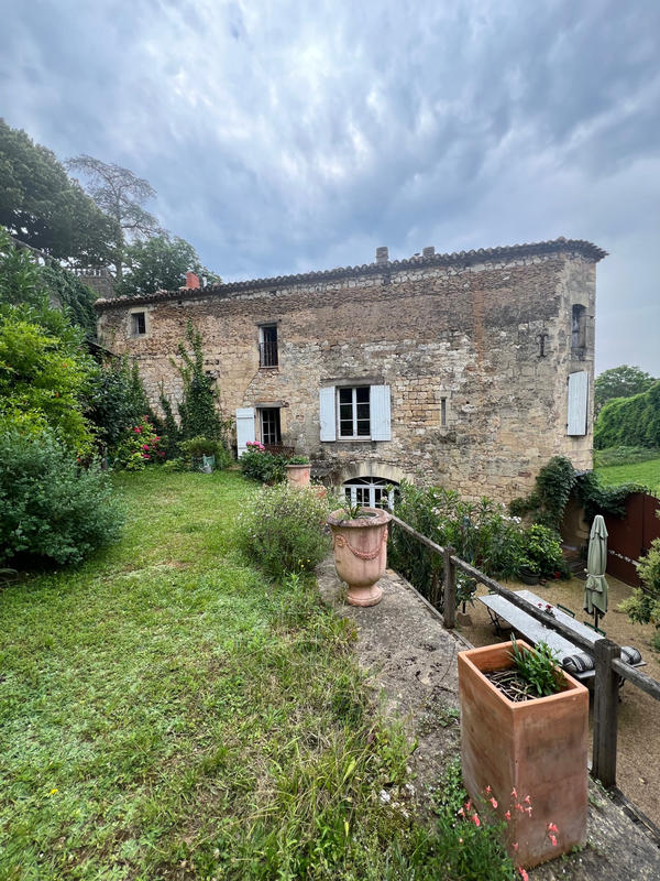 Maison - 300 m² - 9 pièces