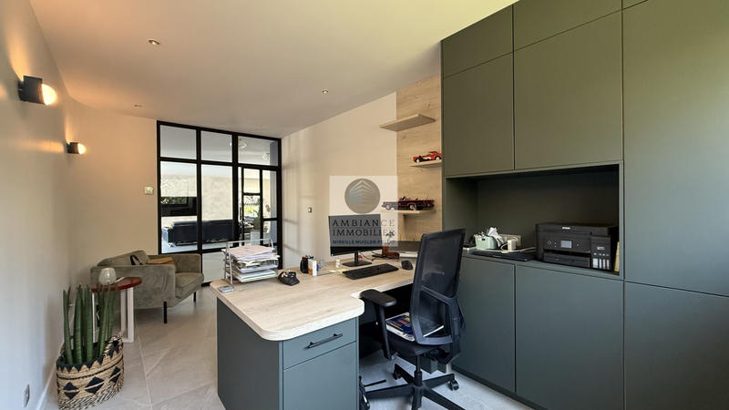 Maison - 322 m² - 8 pièces