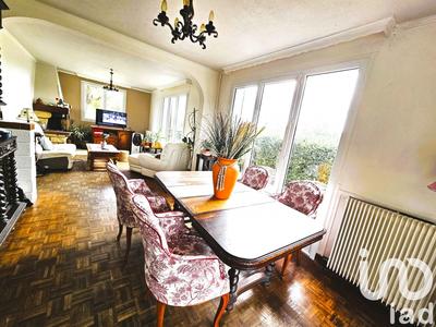 Maison - 170 m² - 9 pièces