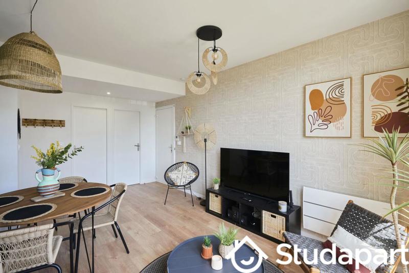 Chambre - 11 m² - 1 pièce