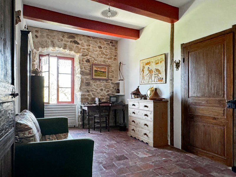 Maison - 253 m² - 13 pièces