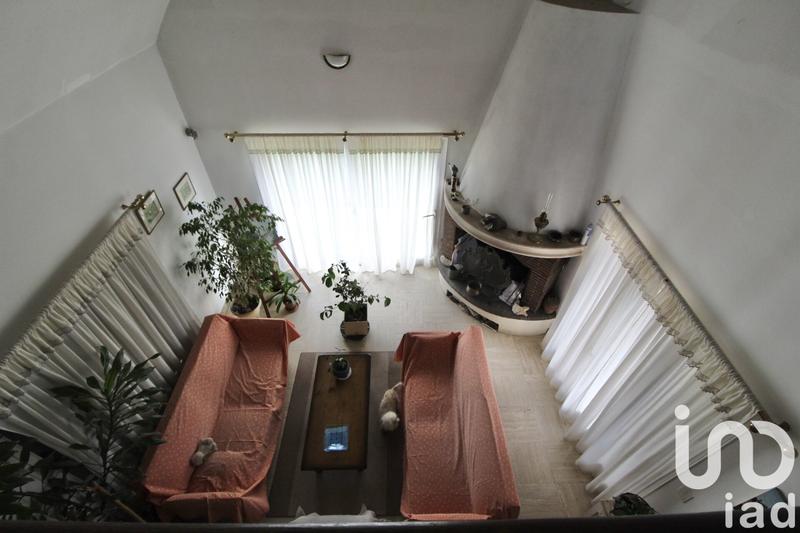 Maison - 210 m² - 8 pièces