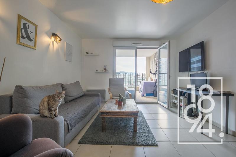 Appartement - 80 m² - 2 pièces