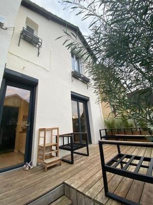 Maison - 104 m² - 4 pièces