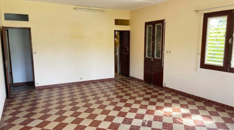 Maison - 195 m² - 9 pièces