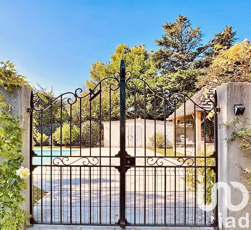 Maison - 300 m² - 8 pièces