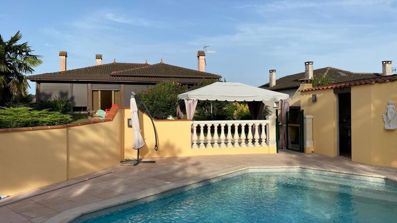 Maison - 240 m² - 5 pièces