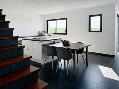 Maison - 210 m² - 6 pièces