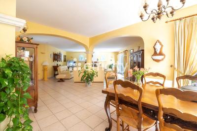 Villa - 140 m² - 5 pièces