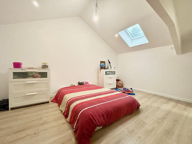 Maison - 214 m² - 7 pièces