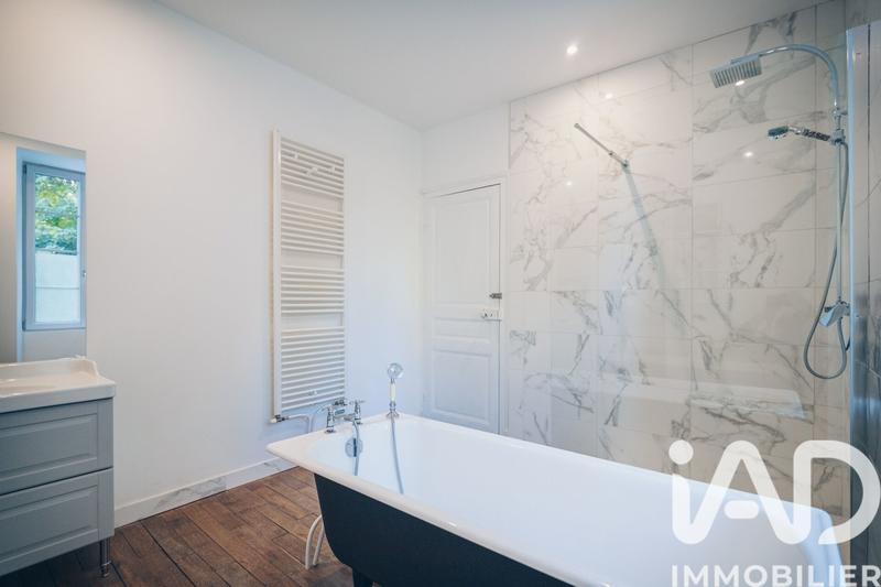 Maison - 328 m² - 12 pièces