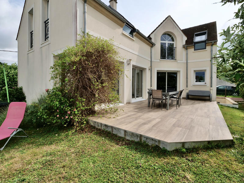 Maison - 180 m² - 6 pièces