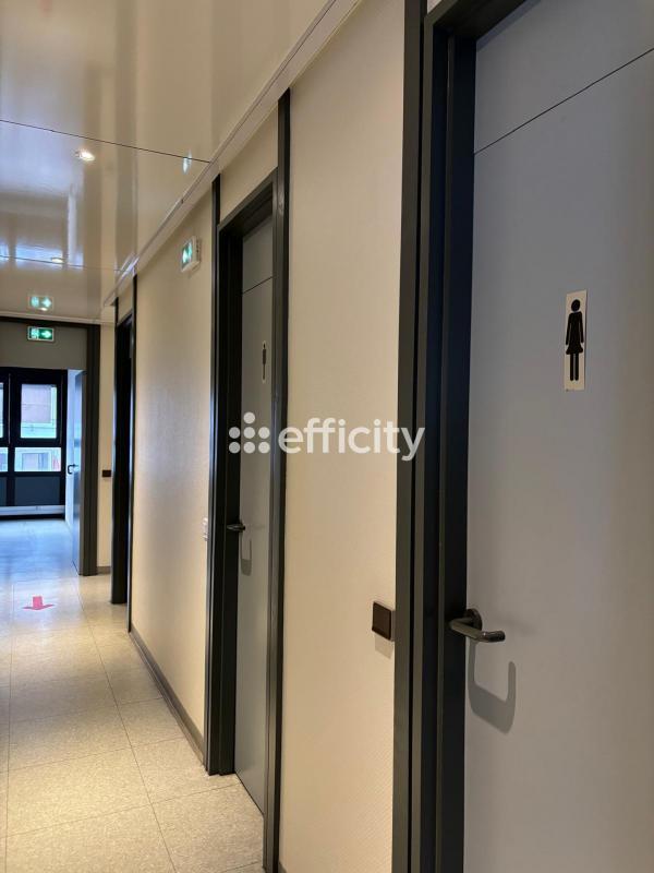 Bureau - 189 m² - 9 pièces