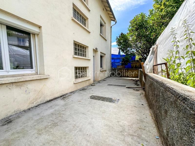 Immeuble - 196 m² - 11 pièces