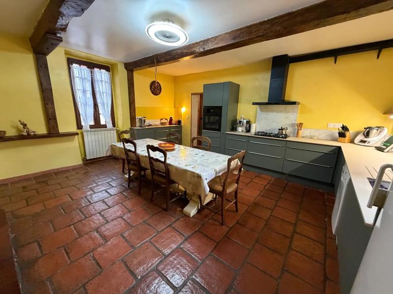 Maison - 201 m² - 6 pièces