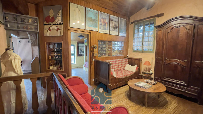 Propriété - 211 m² - 8 pièces