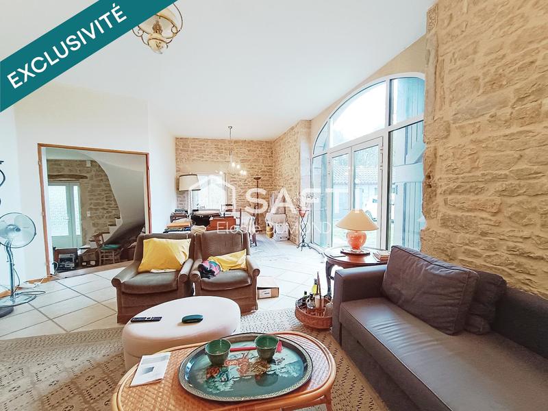 Maison - 250 m² - 8 pièces