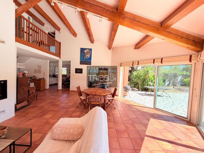 Villa - 206 m² - 5 pièces