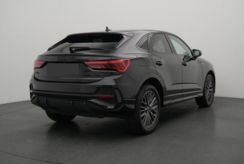 Audi Q3 Sportback 45 TFSIe 245 s-Line Hybride Rechargeable / Toit Ouvrant Caméra de Recul