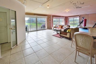 Maison - 281 m² - 8 pièces