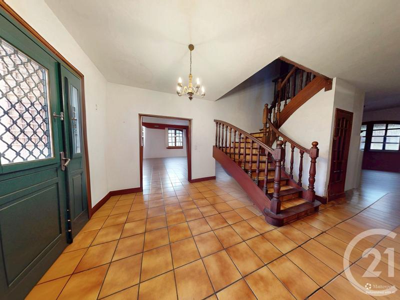 Maison - 248 m² - 7 pièces