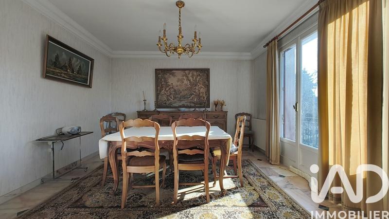 Maison - 252 m² - 12 pièces