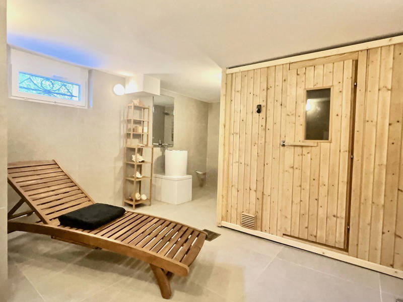 Maison - 196 m² - 6 pièces