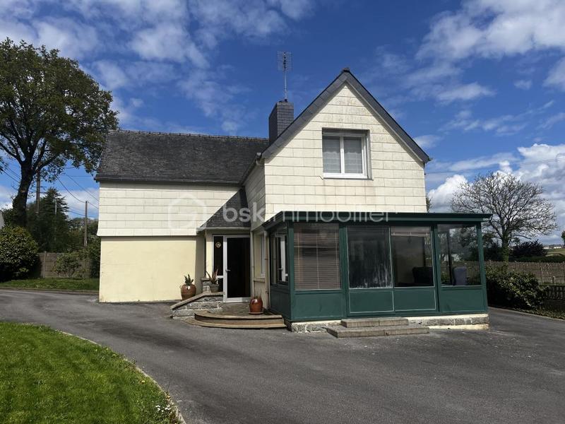 Maison traditionnelle - 90 m² - 5 pièces