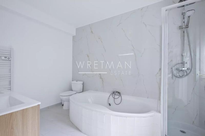 Villa - 233 m² - 6 pièces