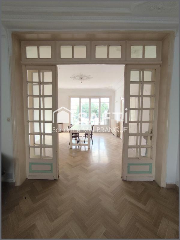 Maison - 247 m² - 6 pièces