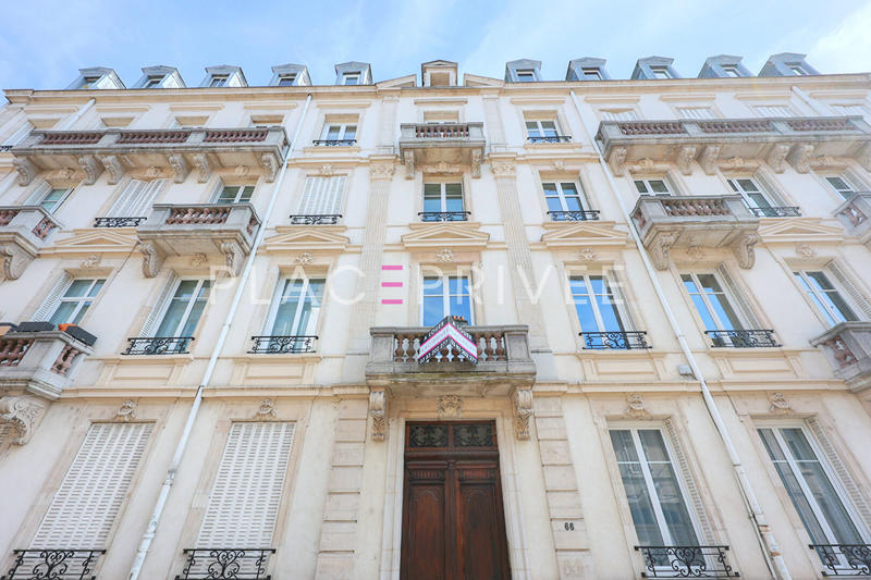 Appartement - 158 m² - 6 pièces