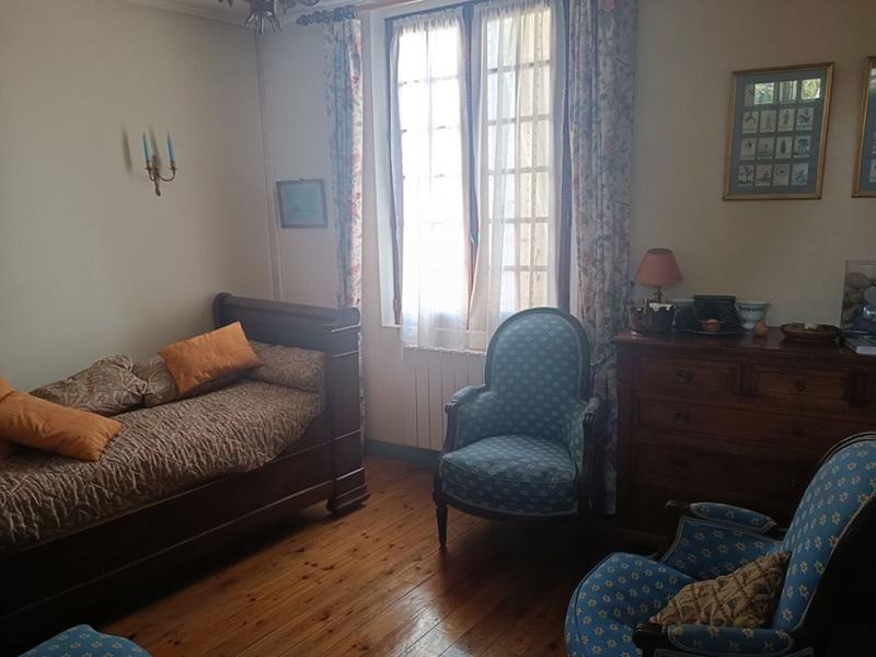 Maison - 254 m² - 12 pièces